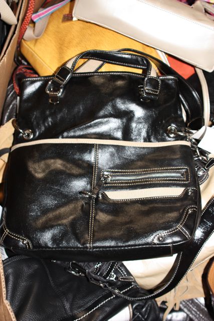 HE Department Store Return Branded & Designer Handbag & Accessory Lots - Assorted Adult Women's Branded & Designer Fall/Winter Clothing Lots