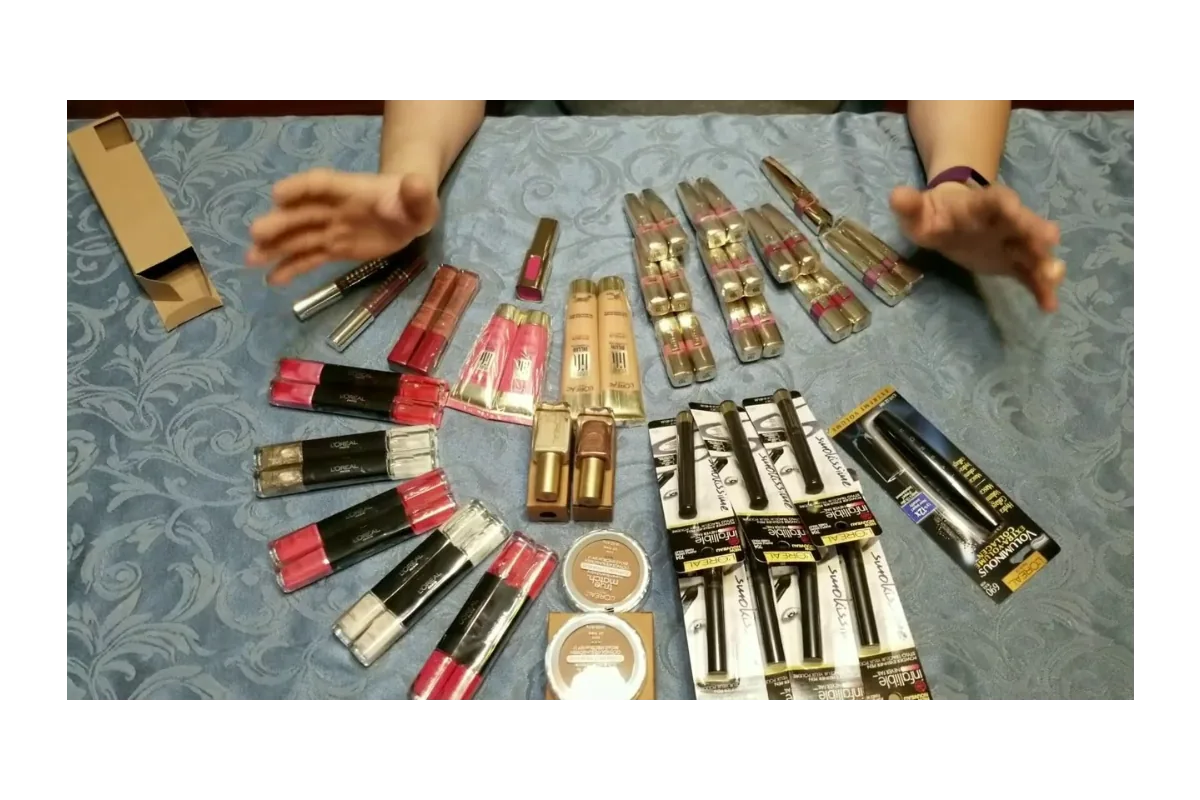 Selling Cosmetics on eBay with Hooked on Pickin'