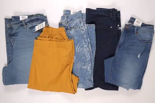 Ropa Variada de Uso Diario y Casual para Mujer de Tienda Departamental HE