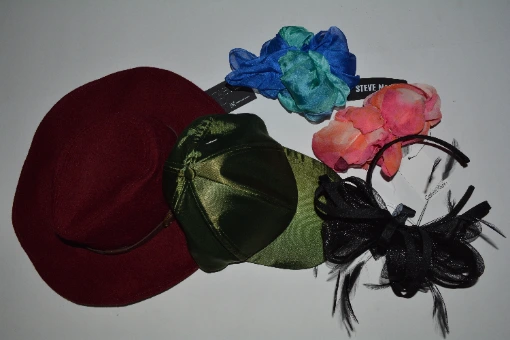 HE Department Store Shelf-Pull Women Fashion Accessory Lots