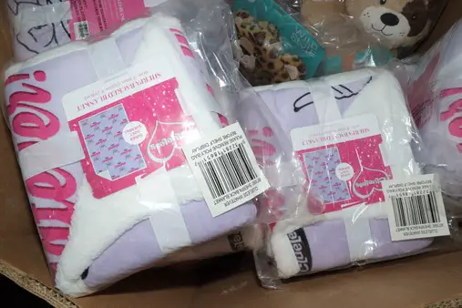 Liquidación de Exceso de Inventario de Cajas Dañadas de Tiendas WMCOM
