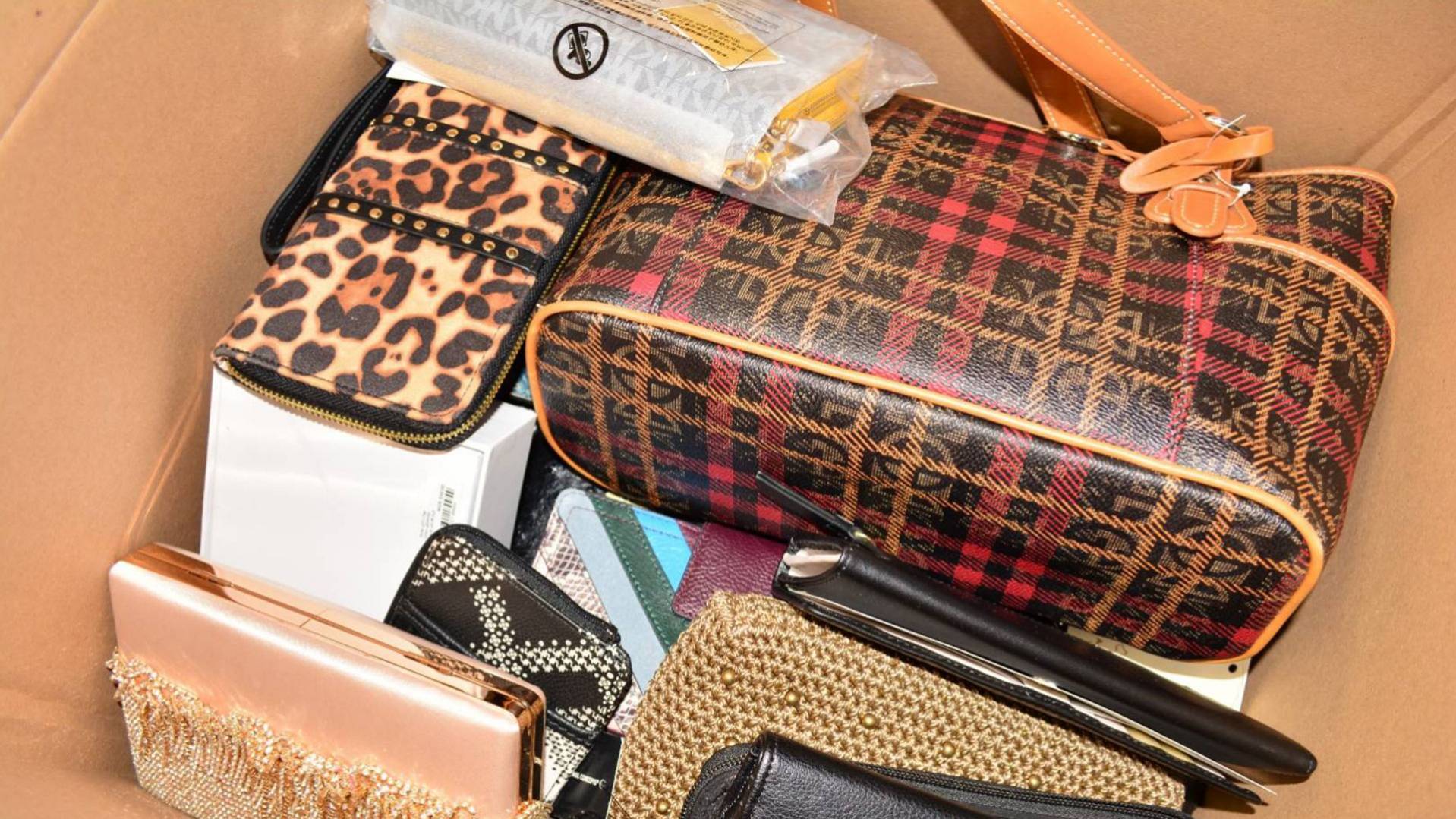 wholesale branded handbags leather goods 41
