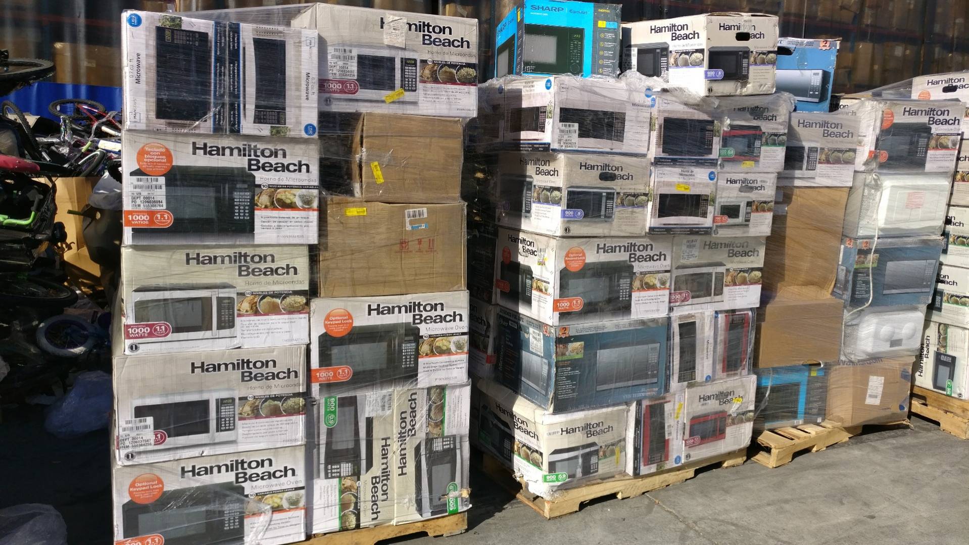 Via Trading | WM Assorted Microwave Pallets